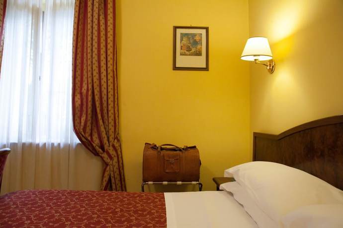 Imagen de la habitación del Hotel Villa Elda. Foto 13