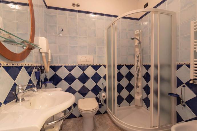 Imagen de la habitación del Hotel Villa Elda. Foto 15