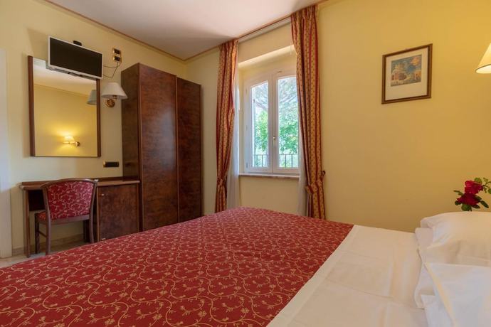 Imagen de la habitación del Hotel Villa Elda. Foto 16