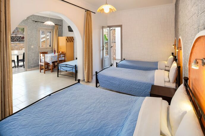 Imagen de la habitación del Hotel Villa Eleftheria. Foto 11
