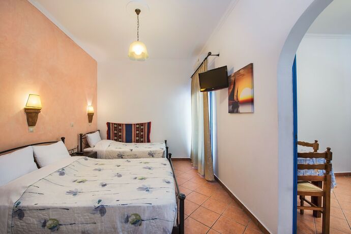 Imagen de la habitación del Hotel Villa Eleftheria. Foto 12