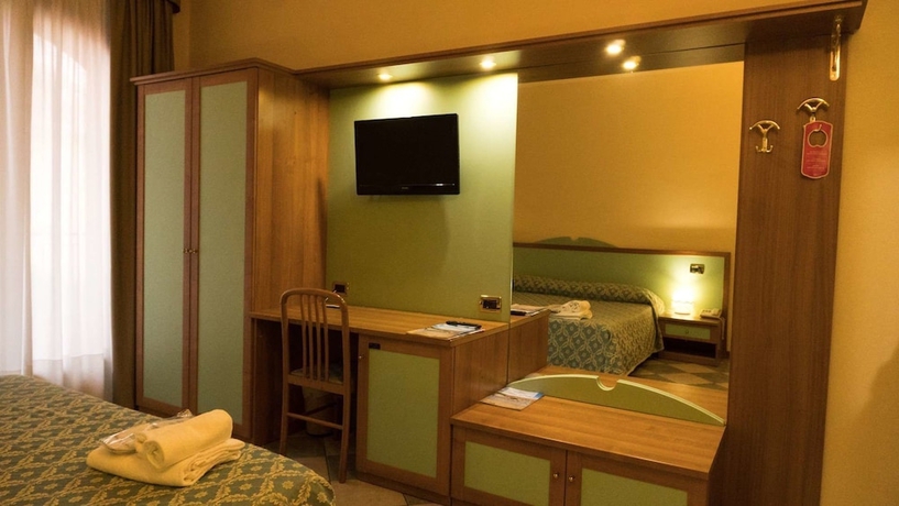 Imagen de la habitación del Hotel Villa Elena. Foto 3