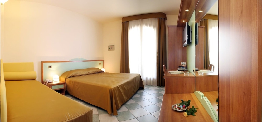 Imagen de la habitación del Hotel Villa Elena. Foto 5