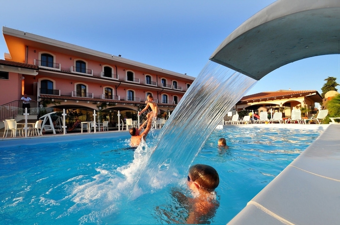 Imagen general del Hotel Villa Elena. Foto 1