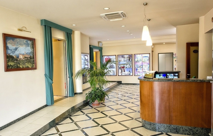 Imagen de los interiores del Hotel Villa Elena. Foto 16