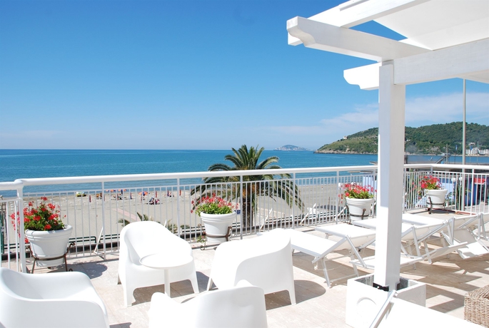 Imagen de los exteriores del Hotel Villa Eleonora. Foto 4
