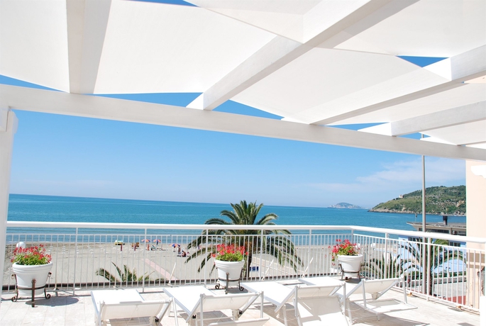 Imagen de los exteriores del Hotel Villa Eleonora. Foto 5