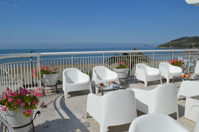 Imagen de los exteriores del Hotel Villa Eleonora. Foto 6