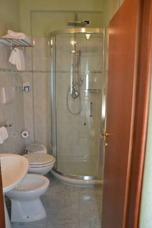 Imagen de la habitación del Hotel Villa Elsa. Foto 6