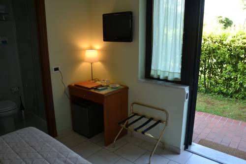 Imagen de la habitación del Hotel Villa Elsa. Foto 16