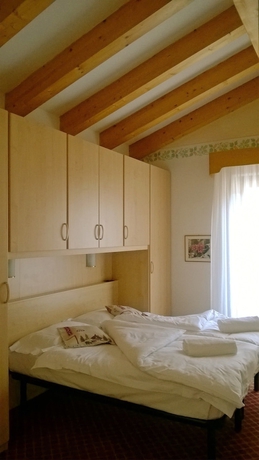 Imagen de la habitación del Hotel Villa Emma, Madonna di Campiglio. Foto 9