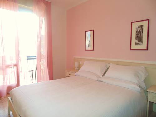Imagen de la habitación del Hotel Villa Emma Malcesine. Foto 3