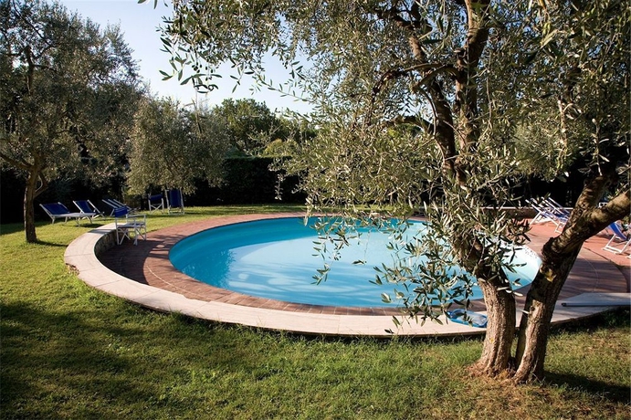 Imagen de la piscina del Hotel Villa Ermellina Siena, a Tribute Portfolio Hotel. Foto 13