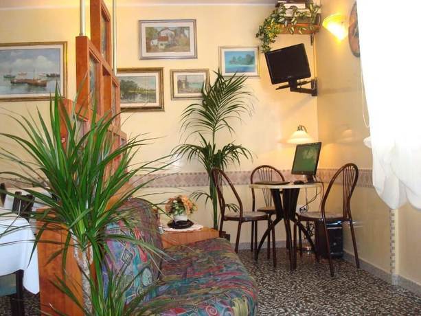 Imagen de los interiores del Hotel Villa Ersilia Rimini BandB. Foto 20