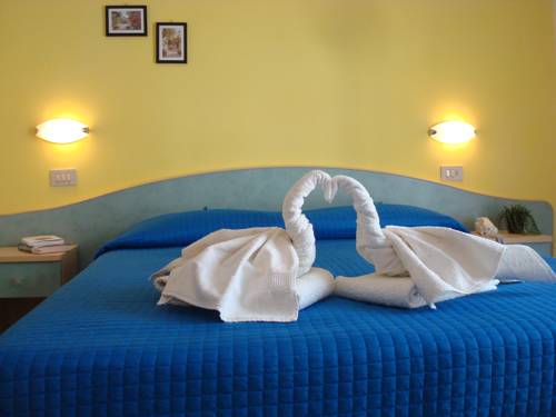 Imagen de la habitación del Hotel Villa Ersilia Rimini. Foto 3