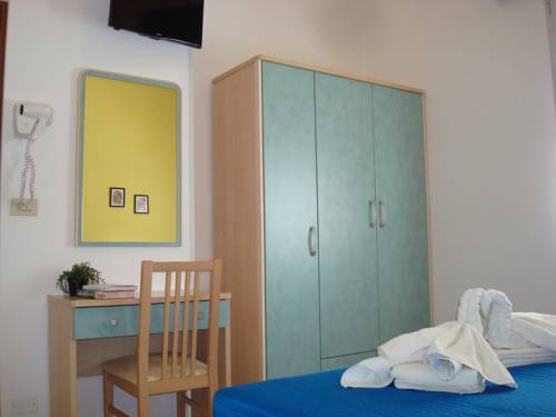 Imagen de la habitación del Hotel Villa Ersilia Rimini. Foto 6