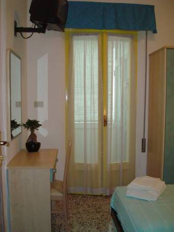 Imagen de la habitación del Hotel Villa Ersilia Rimini. Foto 10