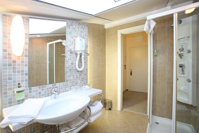 Imagen de la habitación del Hotel Villa Eugenia, Lovran. Foto 2