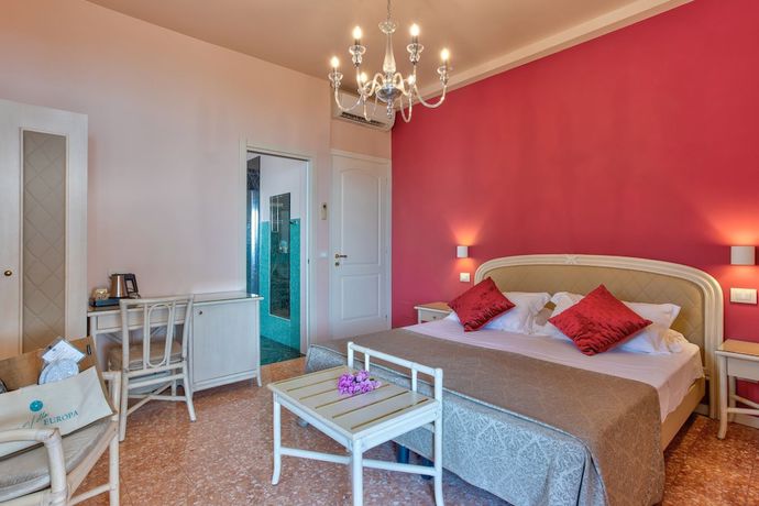 Imagen de la habitación del Hotel Villa Europa. Foto 2