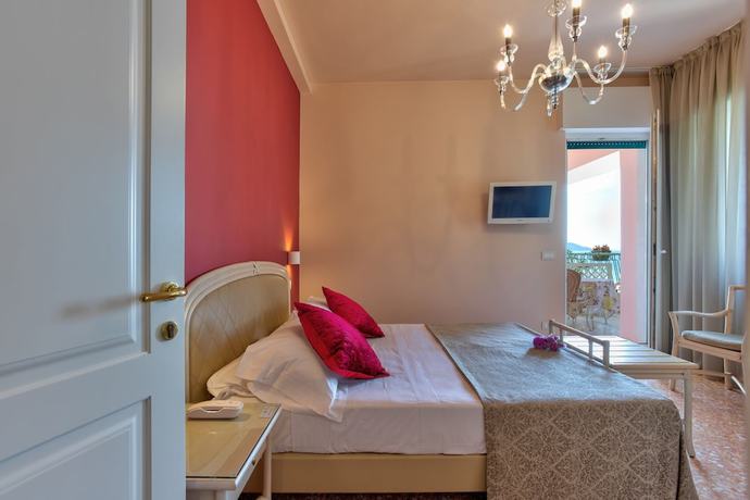Imagen de la habitación del Hotel Villa Europa. Foto 3