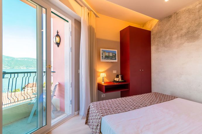 Imagen de la habitación del Hotel Villa Europa. Foto 11