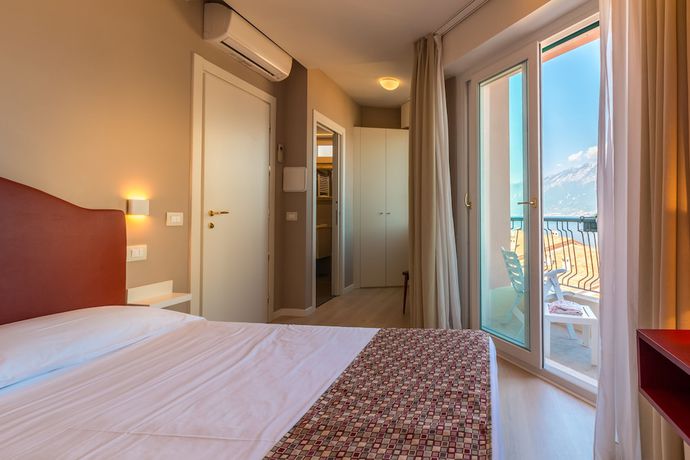 Imagen de la habitación del Hotel Villa Europa. Foto 16
