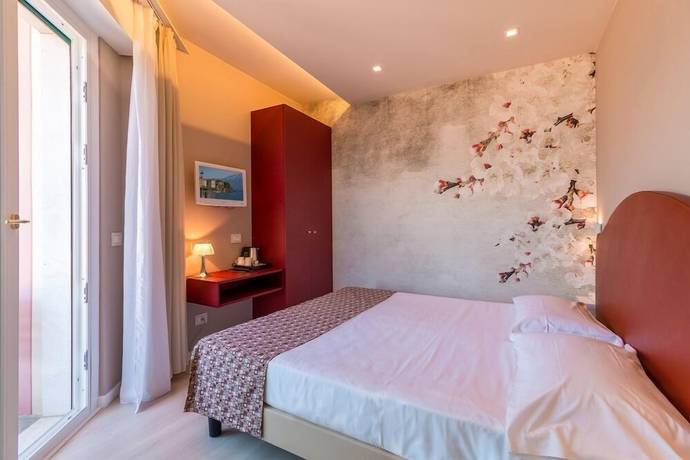 Imagen de la habitación del Hotel Villa Europa. Foto 19