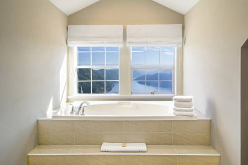 Imagen de la habitación del Hotel Villa Eyrie Resort, Malahat. Foto 15