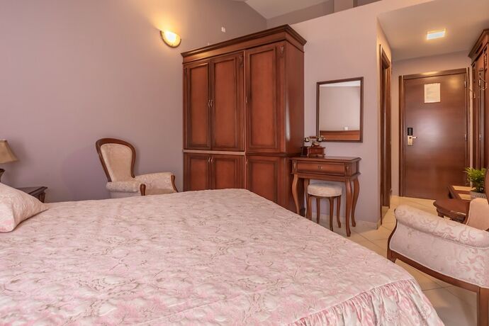 Imagen de la habitación del Hotel Villa Favorite. Foto 15