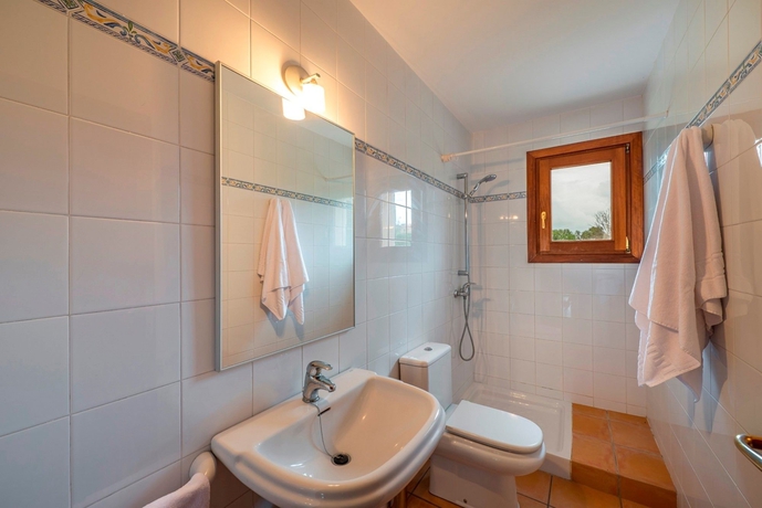 Imagen de la habitación del Hotel Villa Fetget Can Tomeu. Foto 10