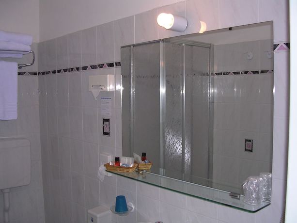 Imagen de la habitación del Hotel Villa Fieschi. Foto 7