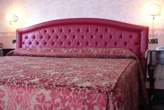 Imagen de la habitación del Hotel Villa Fieschi. Foto 10