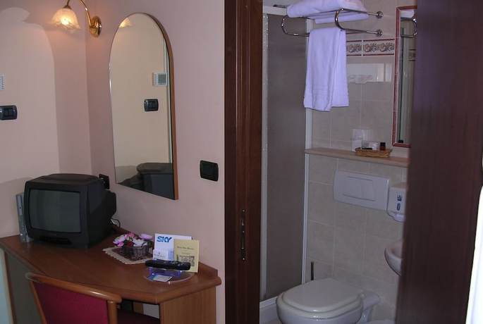 Imagen de la habitación del Hotel Villa Fieschi. Foto 12