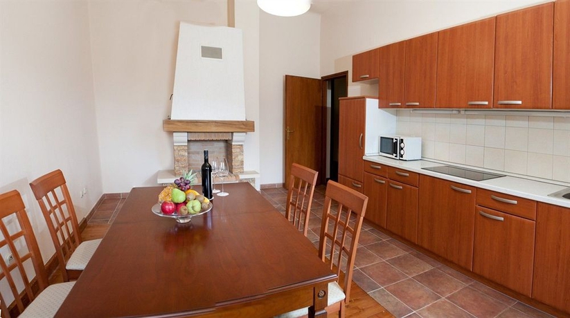 Imagen de la habitación del Hotel Villa Filaus. Foto 10