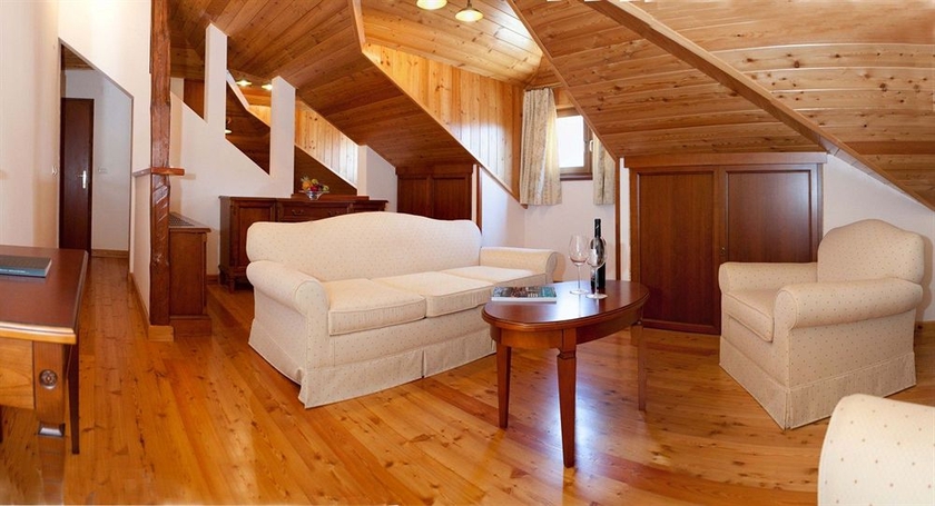 Imagen de los interiores del Hotel Villa Filaus. Foto 15