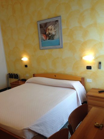 Imagen de la habitación del Hotel Villa Fiorita, Cervia. Foto 2