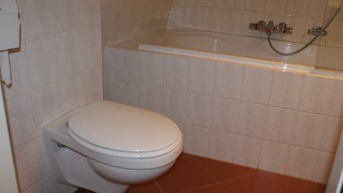 Imagen de la habitación del Hotel Villa Flora. Foto 3