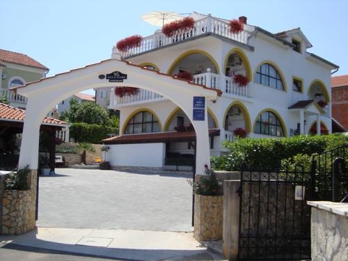 Imagen general del Hotel Villa Flora, Malinska. Foto 1