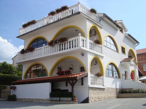 Imagen general del Hotel Villa Flora, Malinska. Foto 10