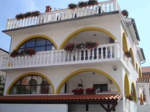Imagen general del Hotel Villa Flora, Malinska. Foto 12