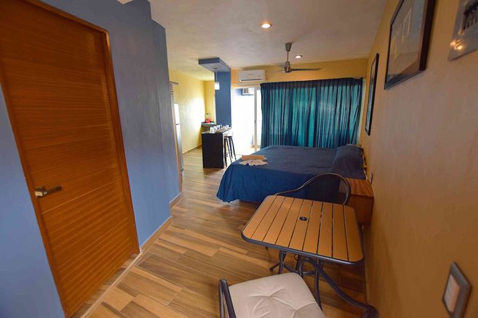 Imagen de la habitación del Hotel Villa Flores. Foto 12