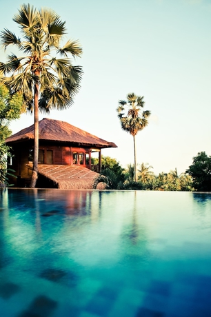 Imagen de la piscina del Hotel Villa Flow. Foto 17
