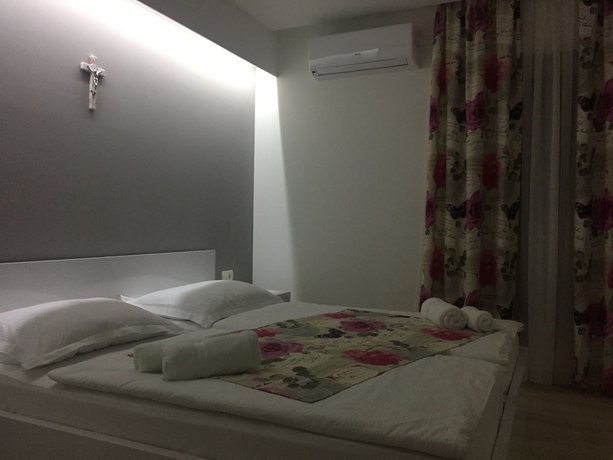 Imagen de la habitación del Hotel Villa Flowers. Foto 12