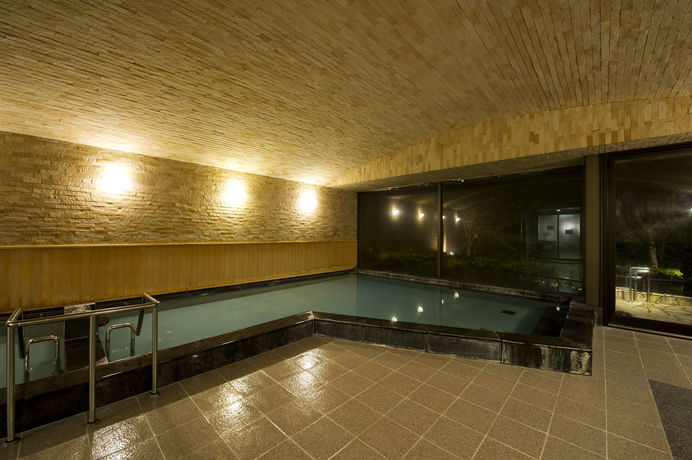 Imagen de la piscina del Hotel Villa Fontaine Village Izukogen. Foto 7