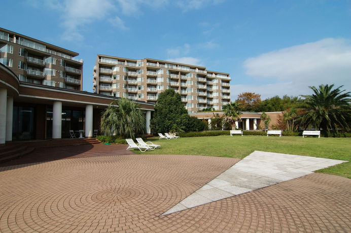 Imagen de la piscina del Hotel Villa Fontaine Village Izukogen. Foto 8