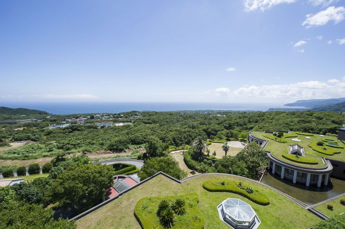 Imagen de la piscina del Hotel Villa Fontaine Village Izukogen. Foto 9