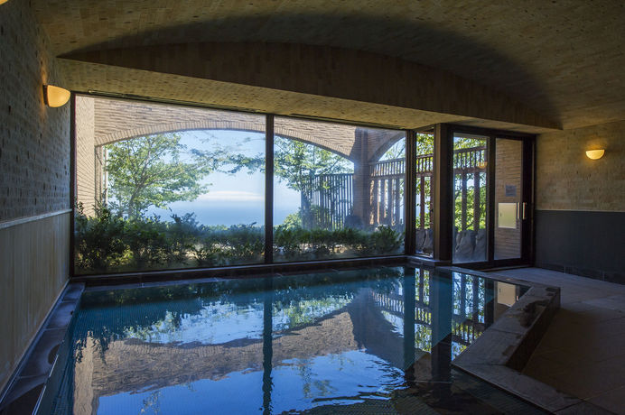 Imagen de la piscina del Hotel Villa Fontaine Village Izukogen. Foto 10