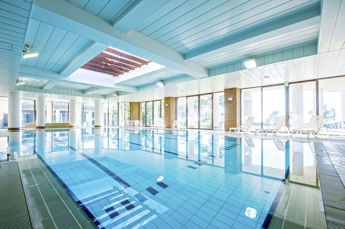 Imagen de la piscina del Hotel Villa Fontaine Village Izukogen. Foto 13