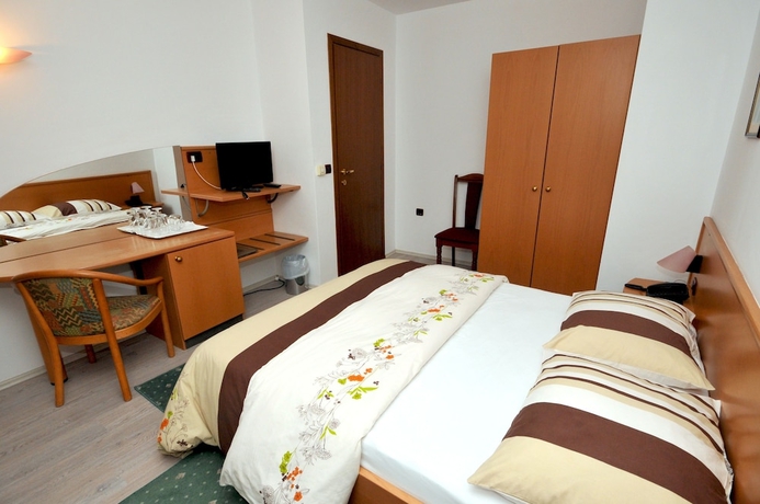 Imagen de la habitación del Hotel Villa Fontana. Foto 14