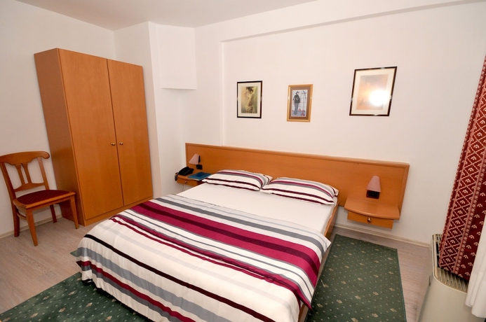 Imagen de la habitación del Hotel Villa Fontana. Foto 15